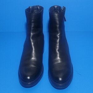 FRYE  BLACK LEATHER Women's Zip Ankle Boots Size 6B